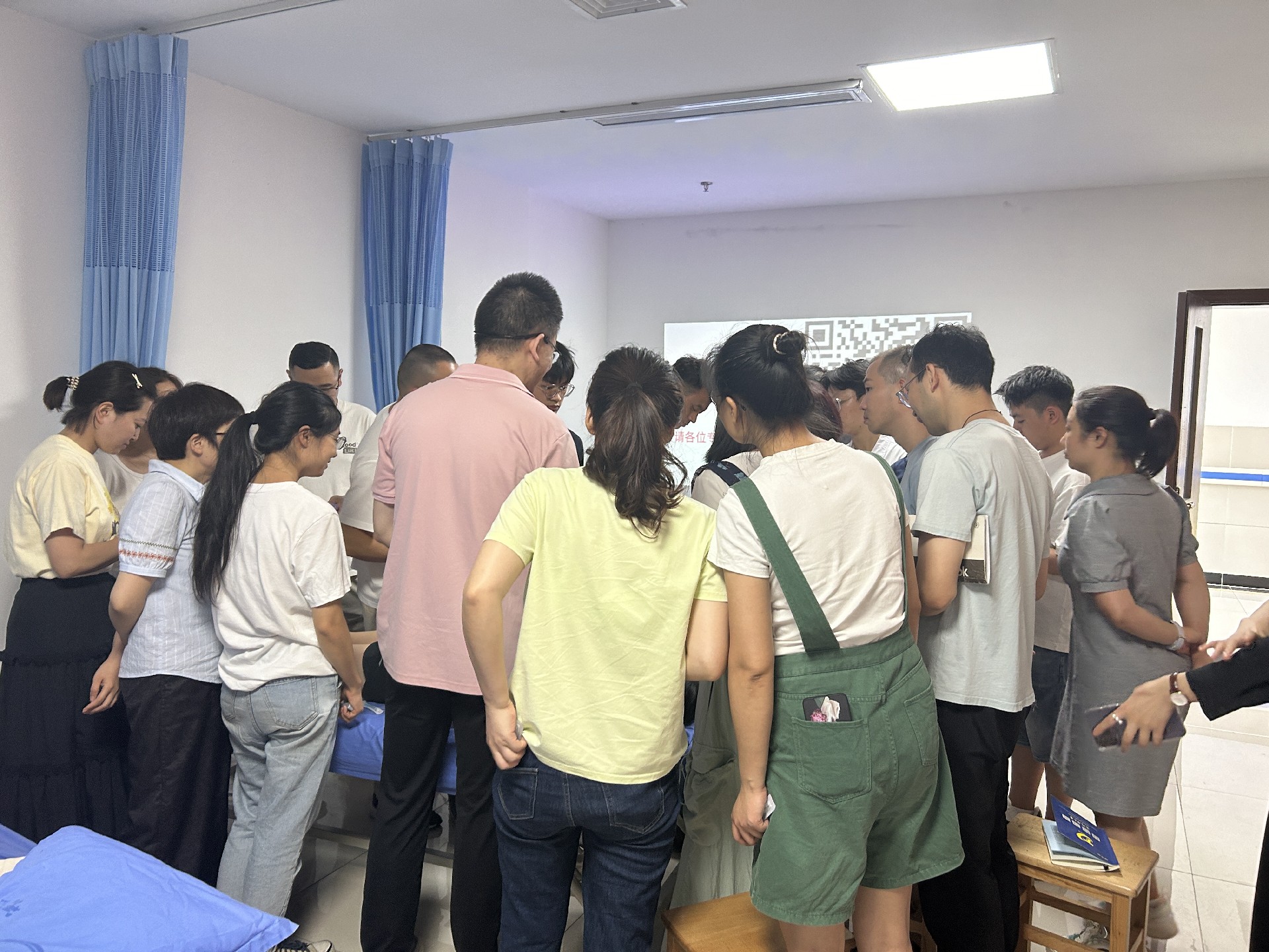 张敏讲课2.jpg